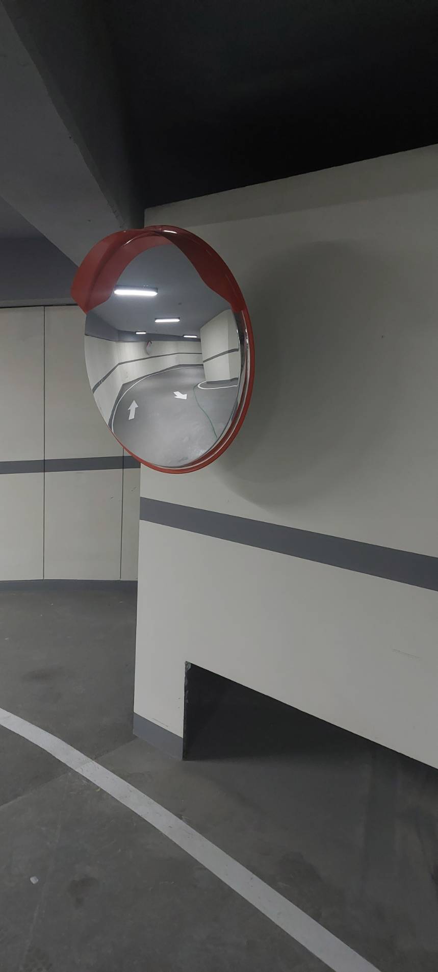 *新北市新店區-社區地下停車場